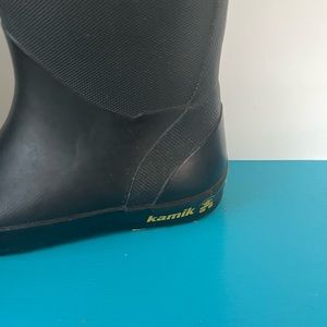 Toddler size 8 Kamik rain boots